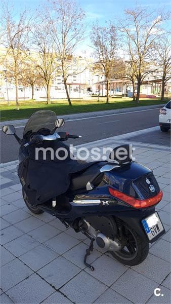 Piaggio X EVO 125 – Vista 3