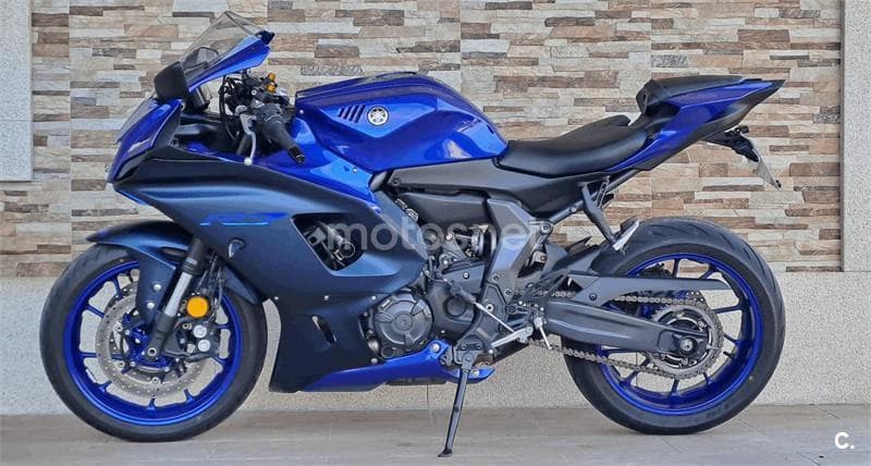 Yamaha R7 – Vista 1