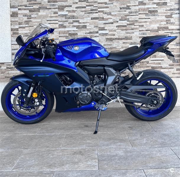 Yamaha R7 – Vista 2