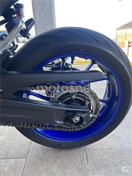 Yamaha R7 – Vista 8