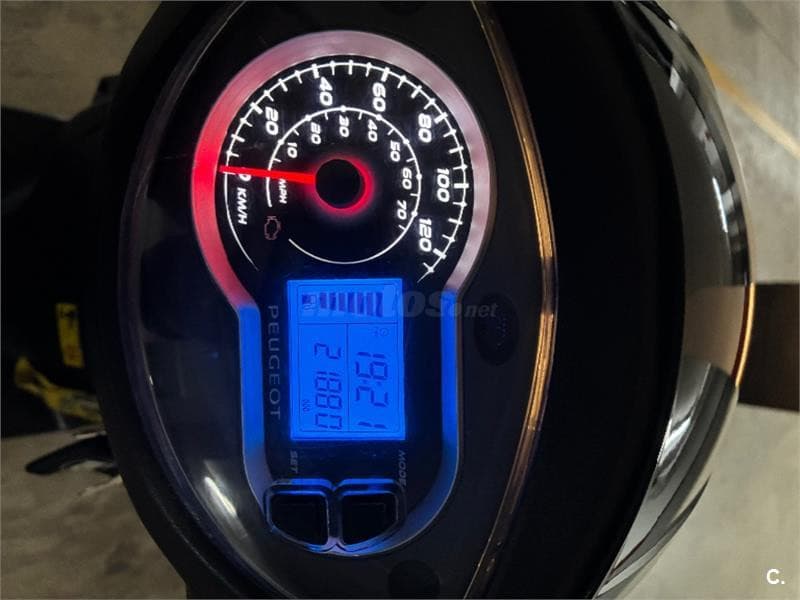 Peugeot TWEET 125 i 1250 € 2018 Valencia - 5