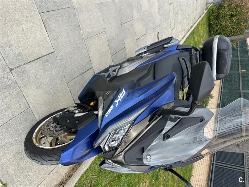 Kymco AK 550 – Vista 2