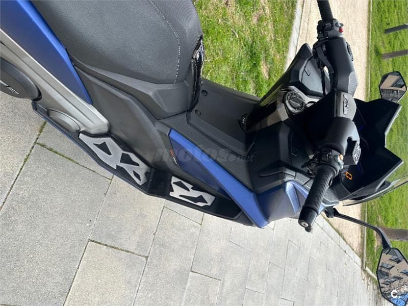 Kymco AK 550 – Vista 6