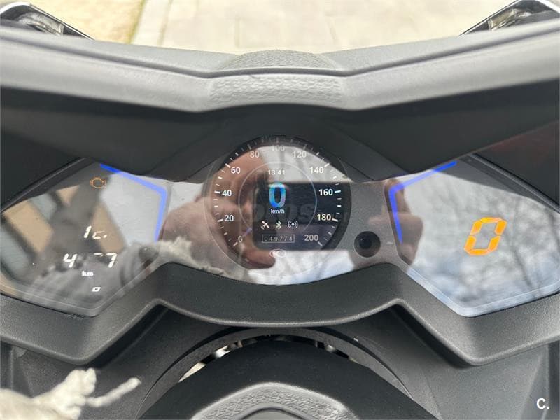 Kymco AK 550 – Vista 7