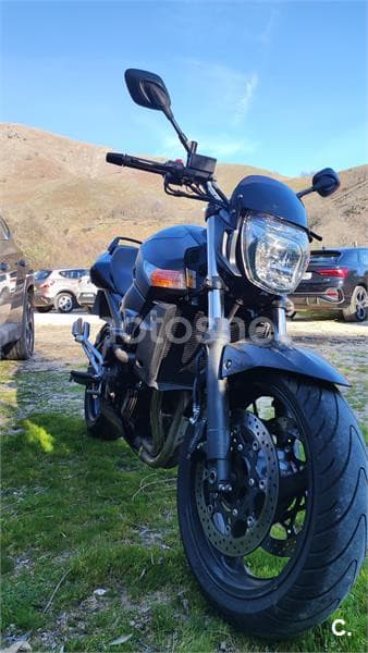 Suzuki GSR 600 – Vista 1