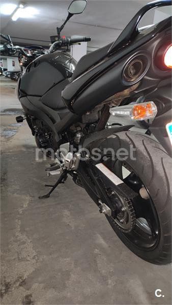 Suzuki GSR 600 – Vista 3