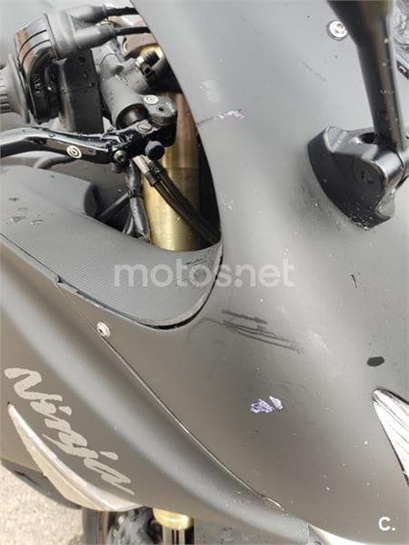 Kawasaki ZX 10R – Vista 5