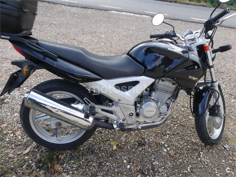 Honda CB 250 F – Vista 13