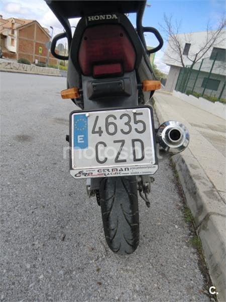 Honda CB 250 F – Vista 3