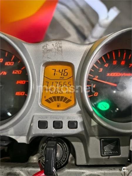 Honda CB 250 F – Vista 10