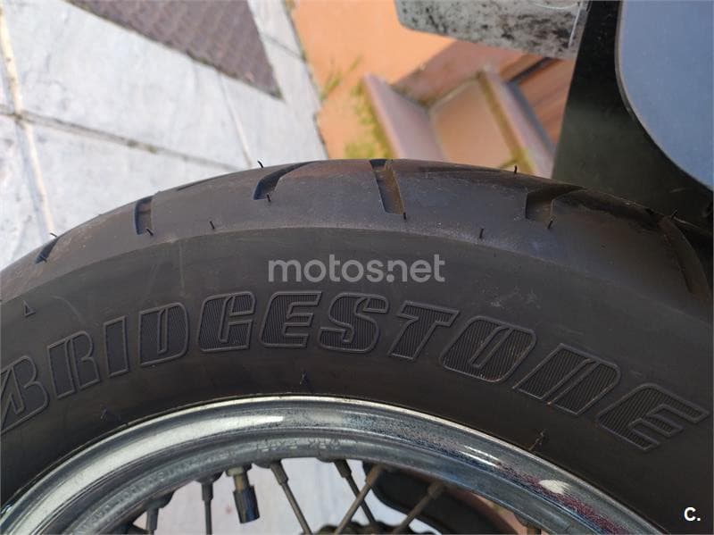 Suzuki Intruder 250 – Vista 8