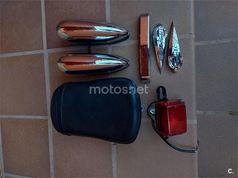 Suzuki Intruder 250 – Vista 10