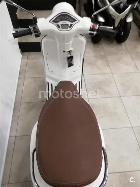 Vespa Primavera – Vista 12