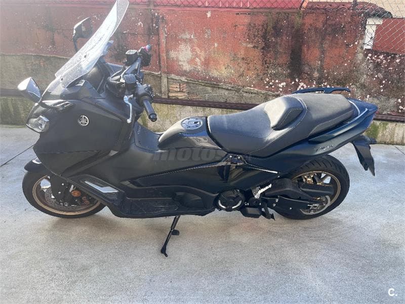 Yamaha TMAX – Vista 1