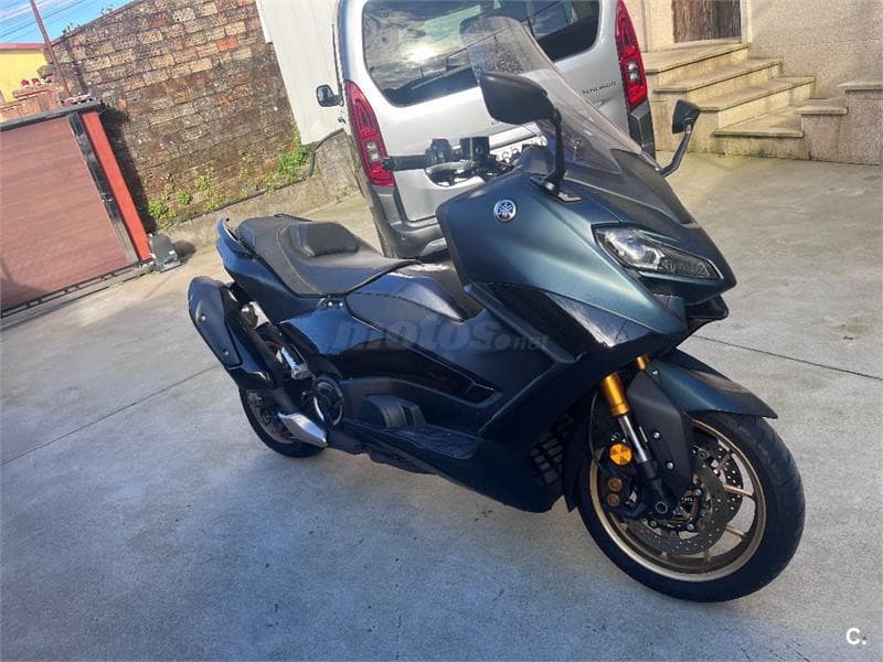 Yamaha TMAX – Vista 4