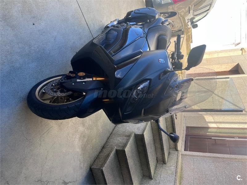 Yamaha TMAX – Vista 5