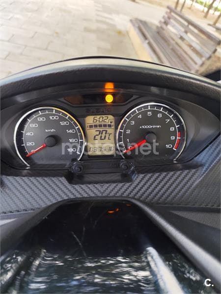 Suzuki BURGMAN 400 3900 € 2019 Alicante - 4