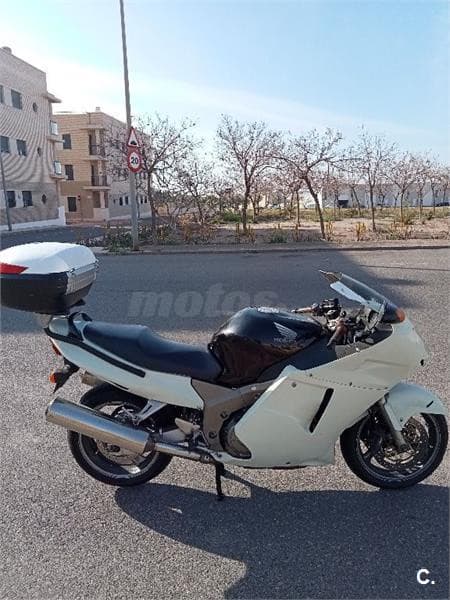 Honda CBR 1100 XX – Vista 3