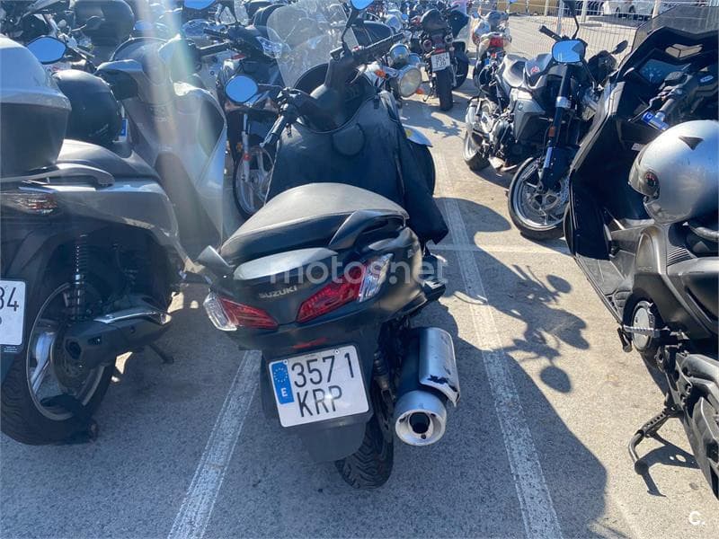 Suzuki BURGMAN 200 – Vista 3