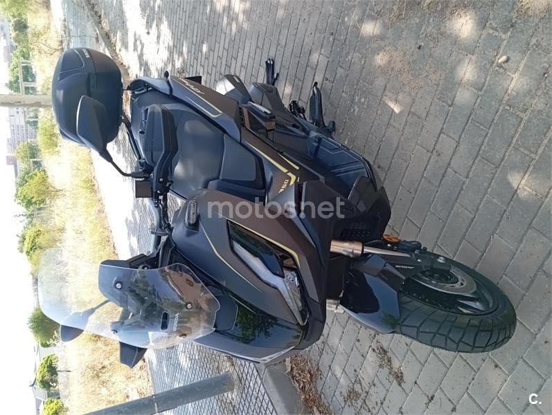 Honda ADV 350 – Vista 2