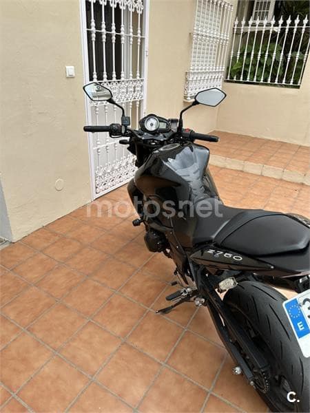 Kawasaki Z 750 – Vista 5