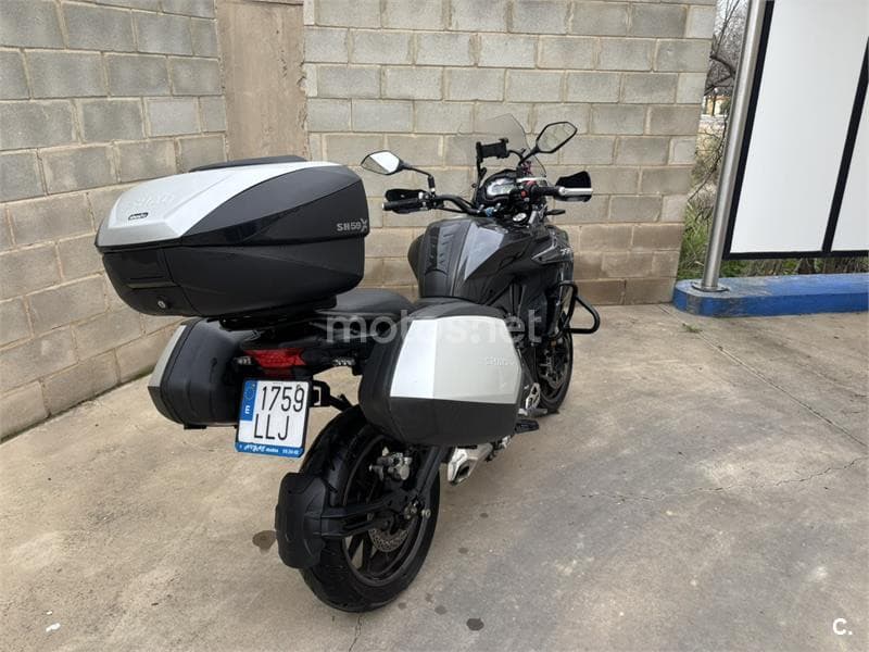 Benelli TRK 502 – Vista 7