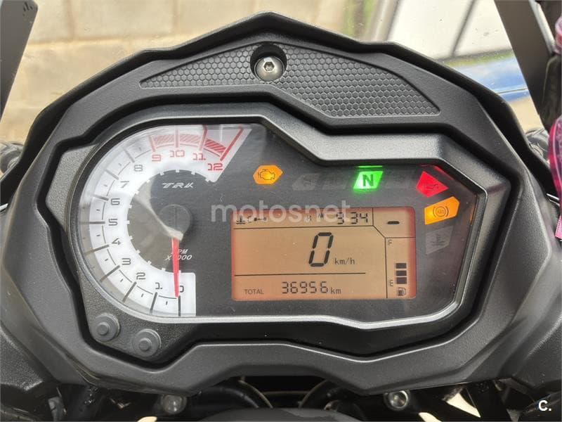 Benelli TRK 502 – Vista 8