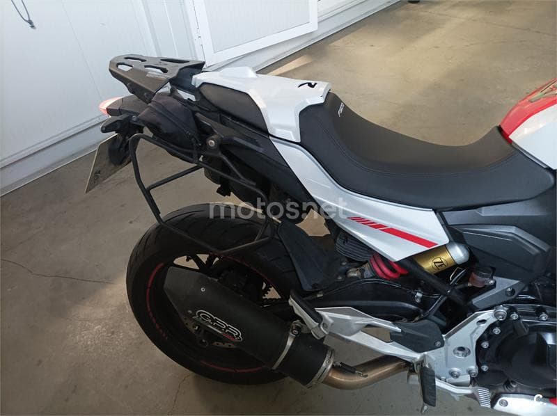 BMW F 900 R – Vista 4