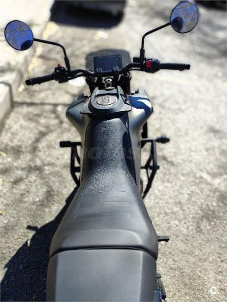 Husqvarna Svartpilen 401 – Vista 2