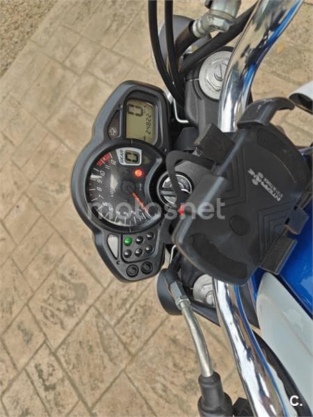 Suzuki Gladius 650 – Vista 7