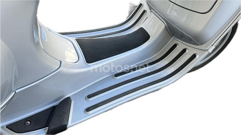 Vespa LX 125 – Vista 2