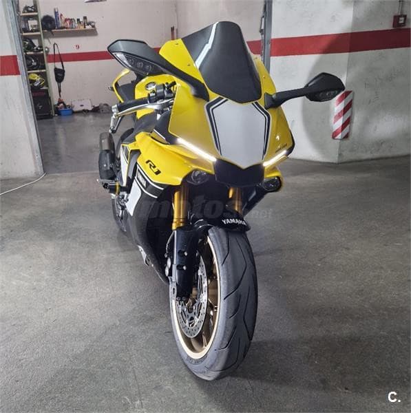 Yamaha YZF R1 – Vista 4