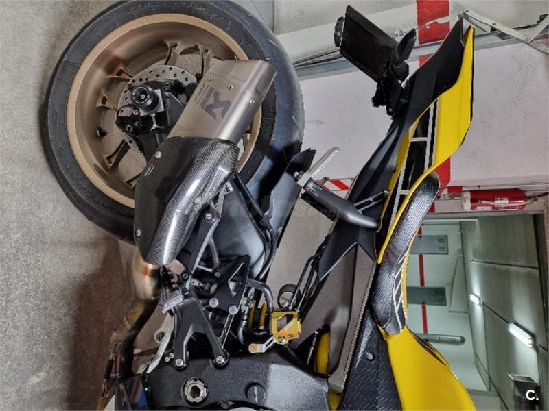 Yamaha YZF R1 – Vista 7