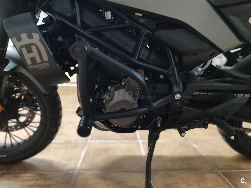 Husqvarna Svartpilen 401 – Vista 4