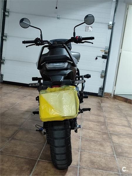 Husqvarna Svartpilen 401 – Vista 7