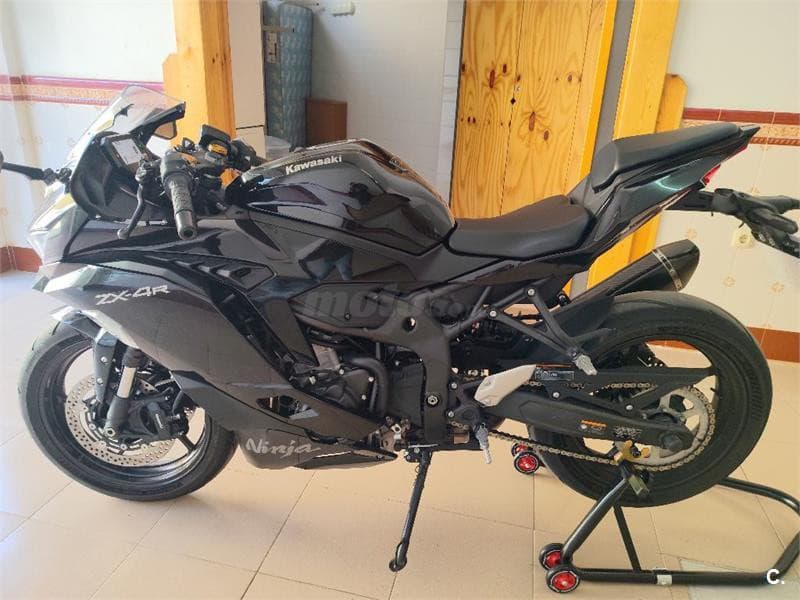 Kawasaki ZX 4R – Vista 4