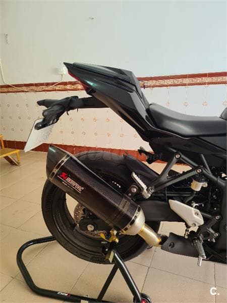 Kawasaki ZX 4R – Vista 8