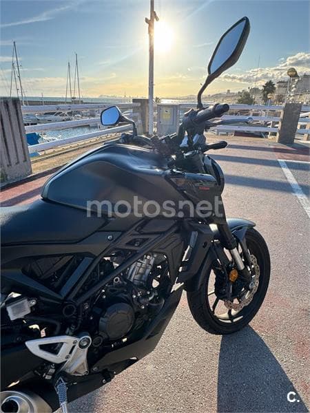 Honda CB 125 R – Vista 3