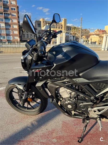 Honda CB 125 R – Vista 4