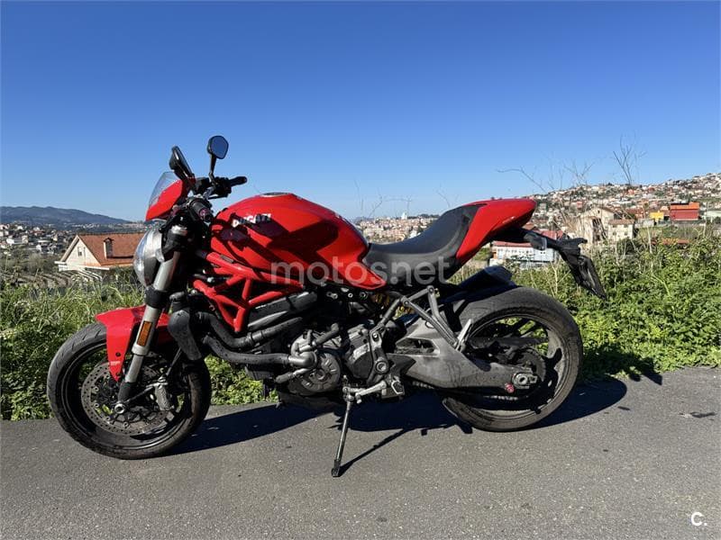 Ducati Monster 821 – Vista 4