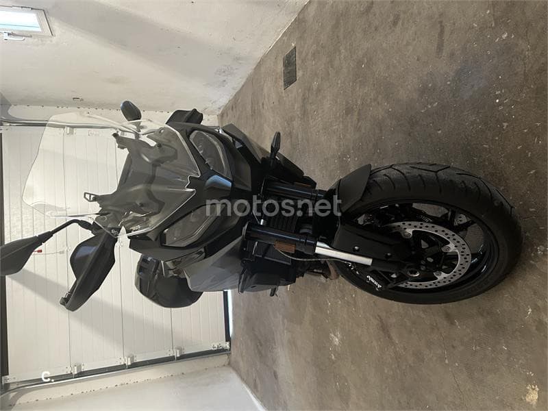 BMW F 900 XR – Vista 1