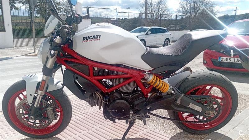 Ducati Monster 797 – Vista 2