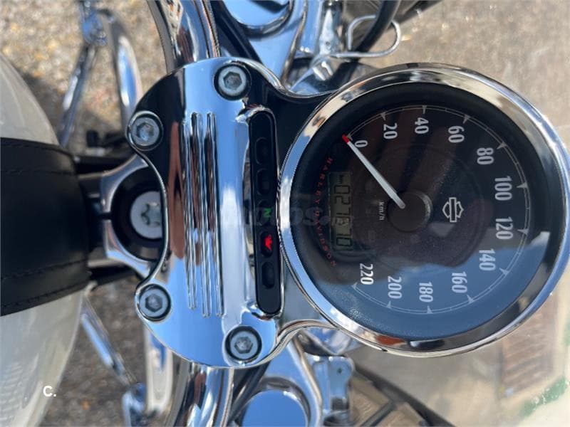 Harley-Davidson Sportster Superlow – Vista 3