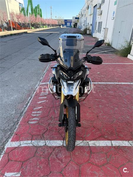 Voge 900 DSX – Vista 1