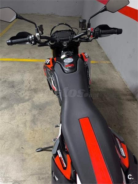 Ducati Hypermotard 698 Mono – Vista 7