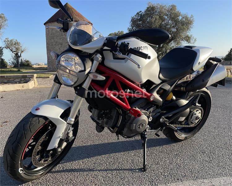 Ducati Monster 796 ABS – Vista 1