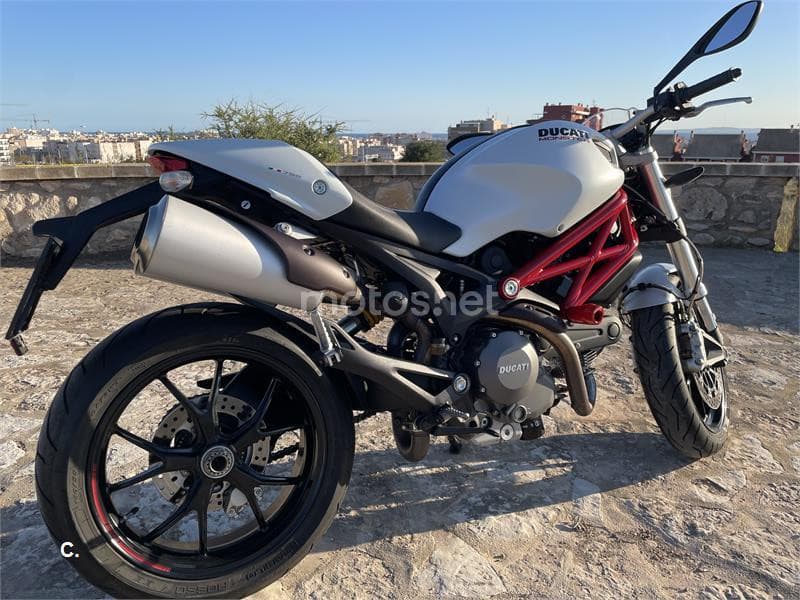 Ducati Monster 796 ABS – Vista 4