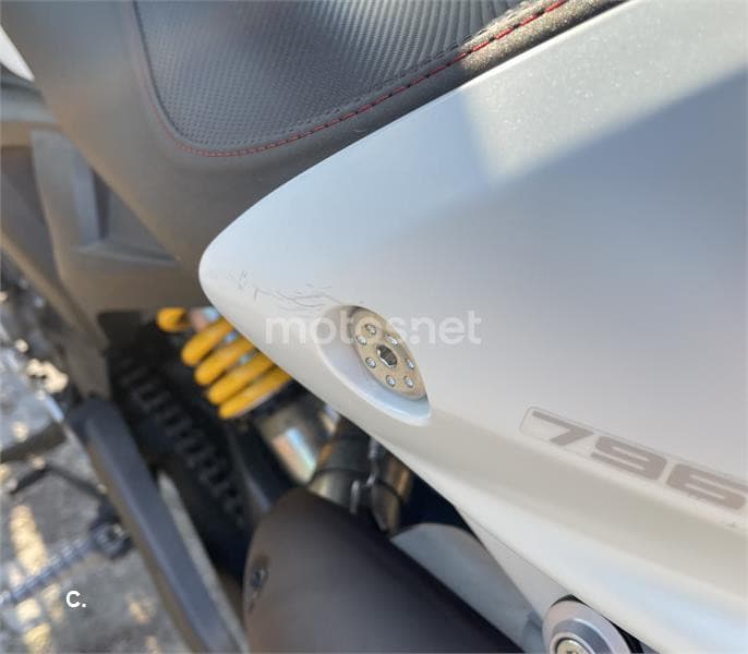Ducati Monster 796 ABS – Vista 8