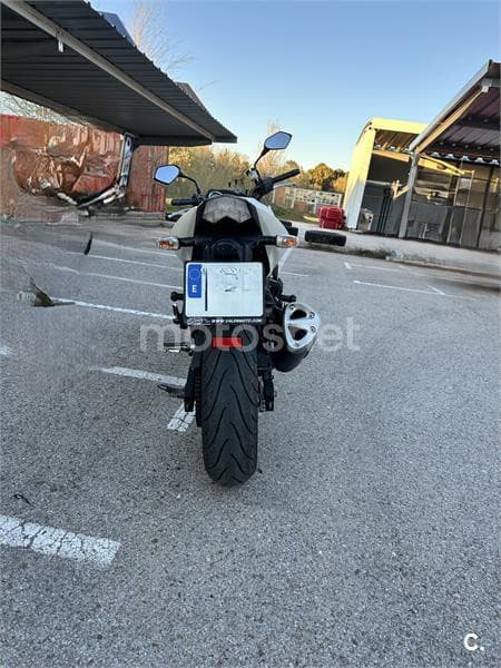 Kawasaki Z 750R – Vista 1