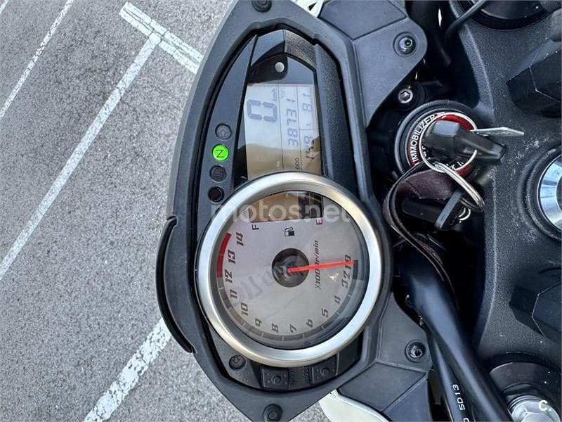 Kawasaki Z 750R – Vista 2